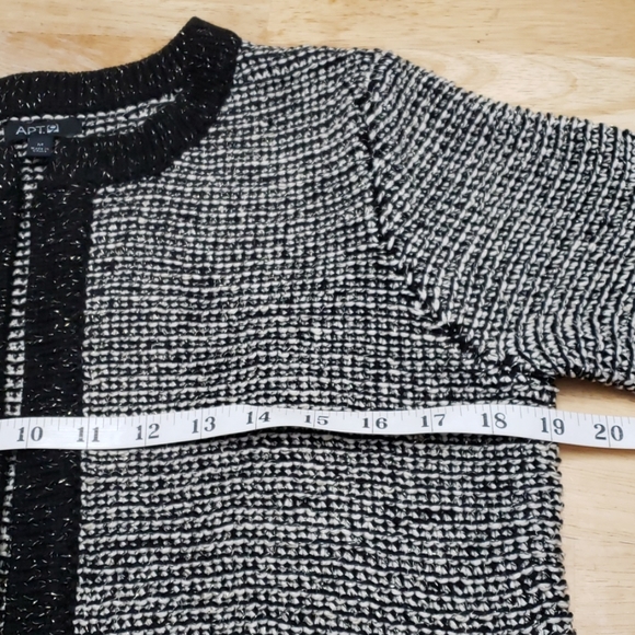 Glittery Cropped Cardigan - Picture 3 of 8